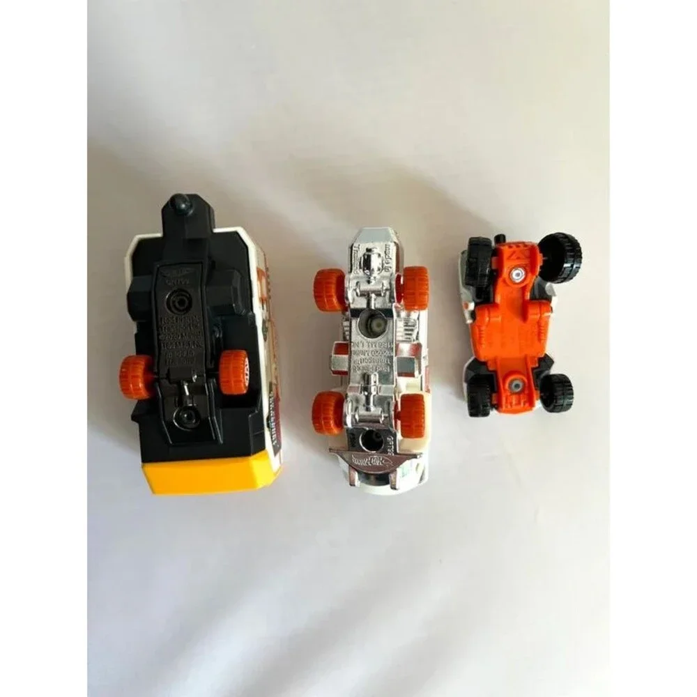 Hot Wheels Red Planet Transport 3 Piece Set
